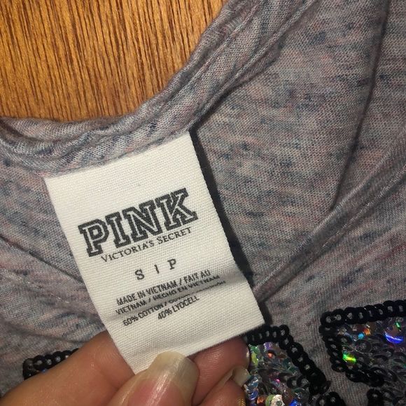 GUC VS PINK TANK TOP SIZE SMALL - Picture 3 of 5